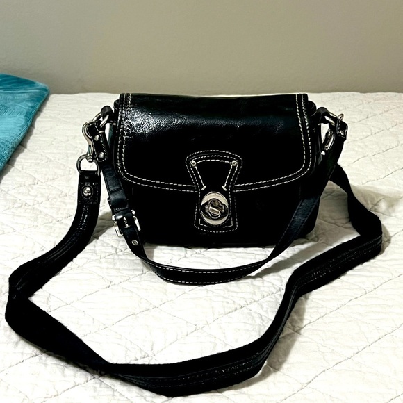 Coach Black Patent Leather Handbag Purse Penny Turn Lock Very Clean - Picture 1 of 6